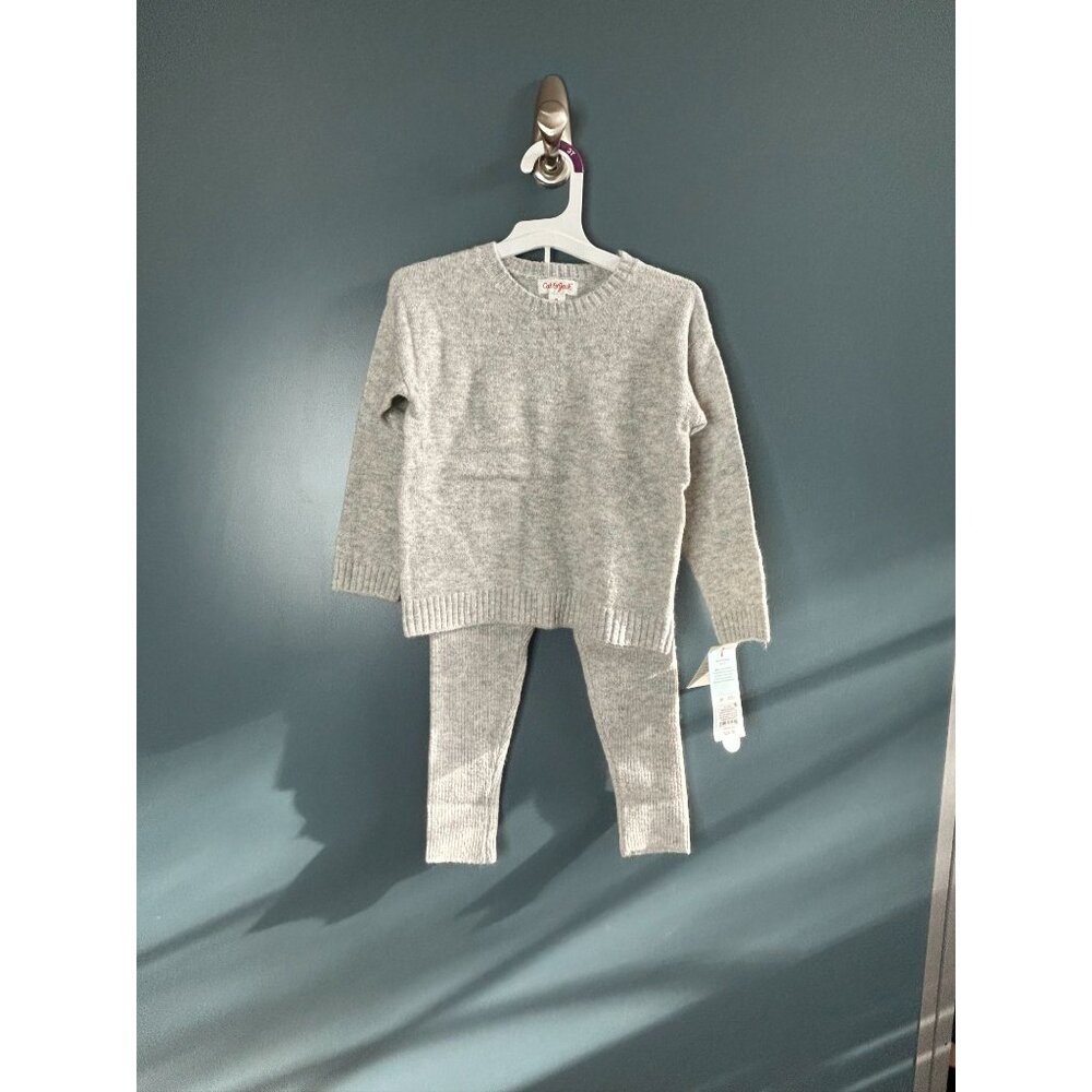 NWT Toddler Girls' 3T Cashmere-like Sweater Top & Bottom Set Cat & Jack Light He